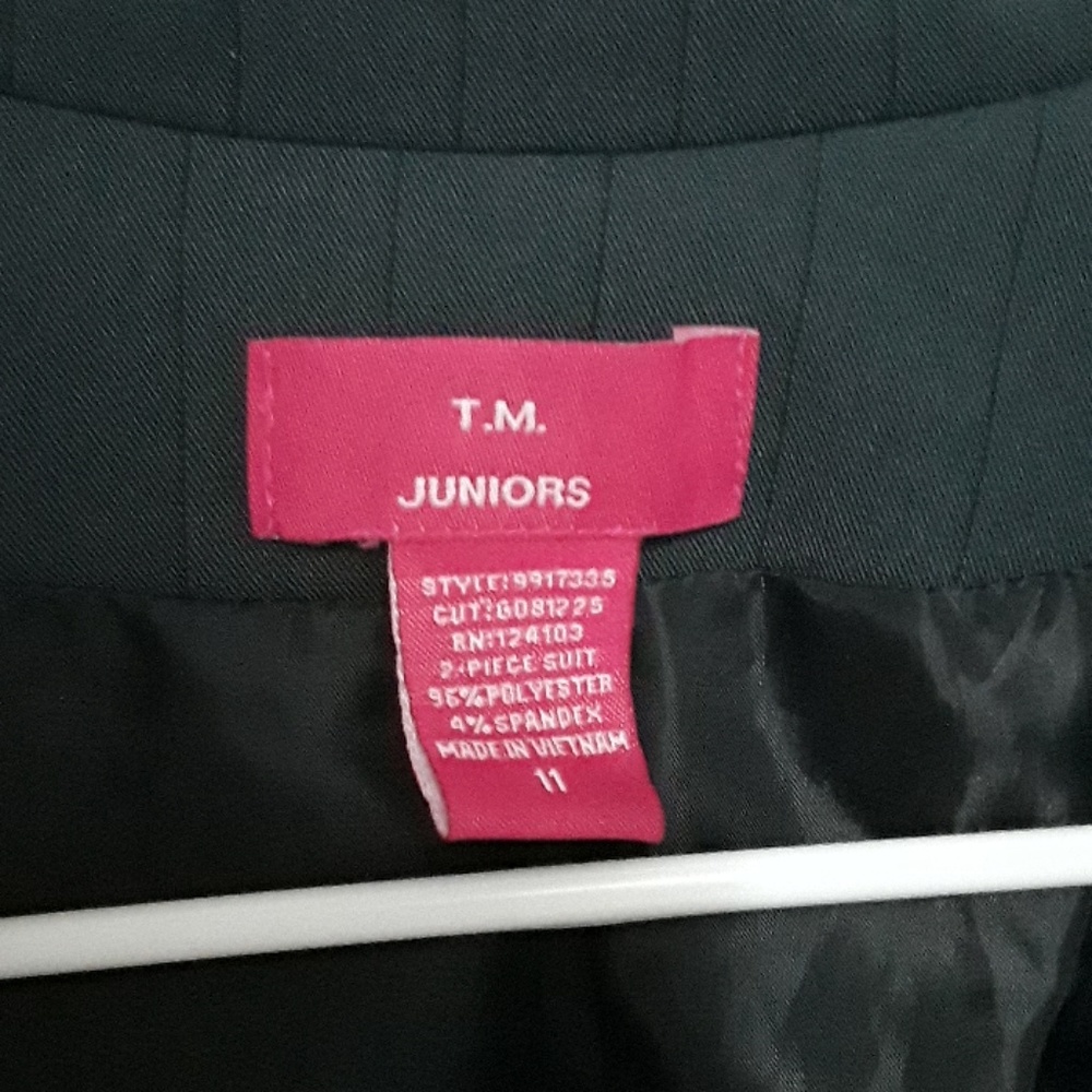 Blazer - Picture 4 of 5